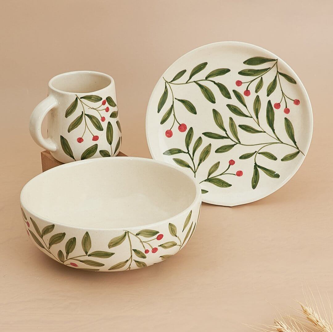 Holly Leaf Bowl Set in Olive | Ceramic Serving Bowls featuring artisan designs, handcrafted elegance, and unique decor.