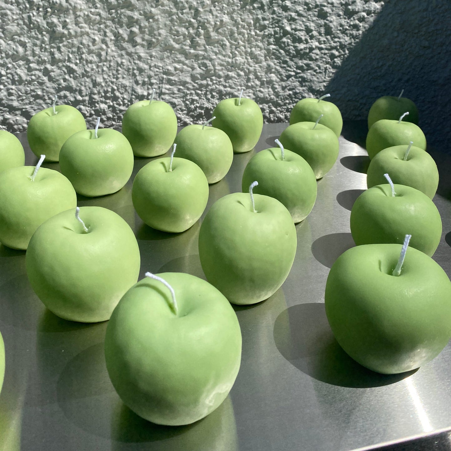 Apple Candle | Hand-Poured Soy Wax Farmers Markets Scandles