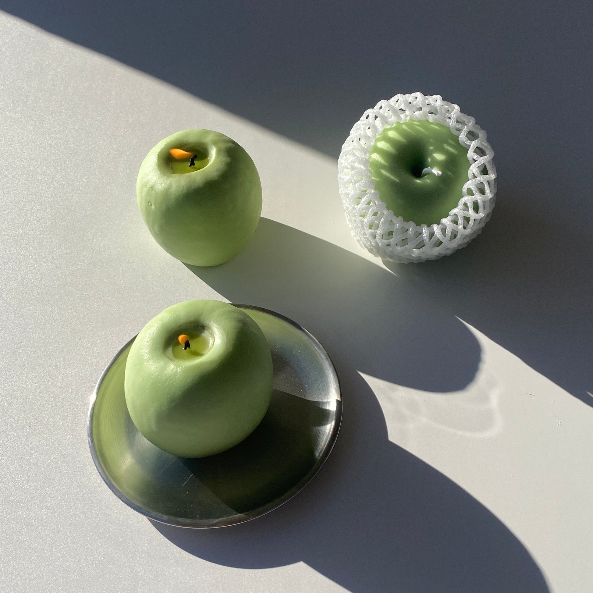Apple Candle | Hand-Poured Soy Wax Farmers Markets Scandles