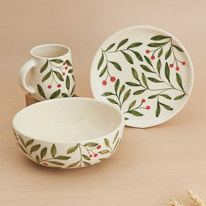 Holly Leaf Bowl Set in Olive | Ceramic Serving Bowls featuring artisan designs, handcrafted elegance, and unique decor.