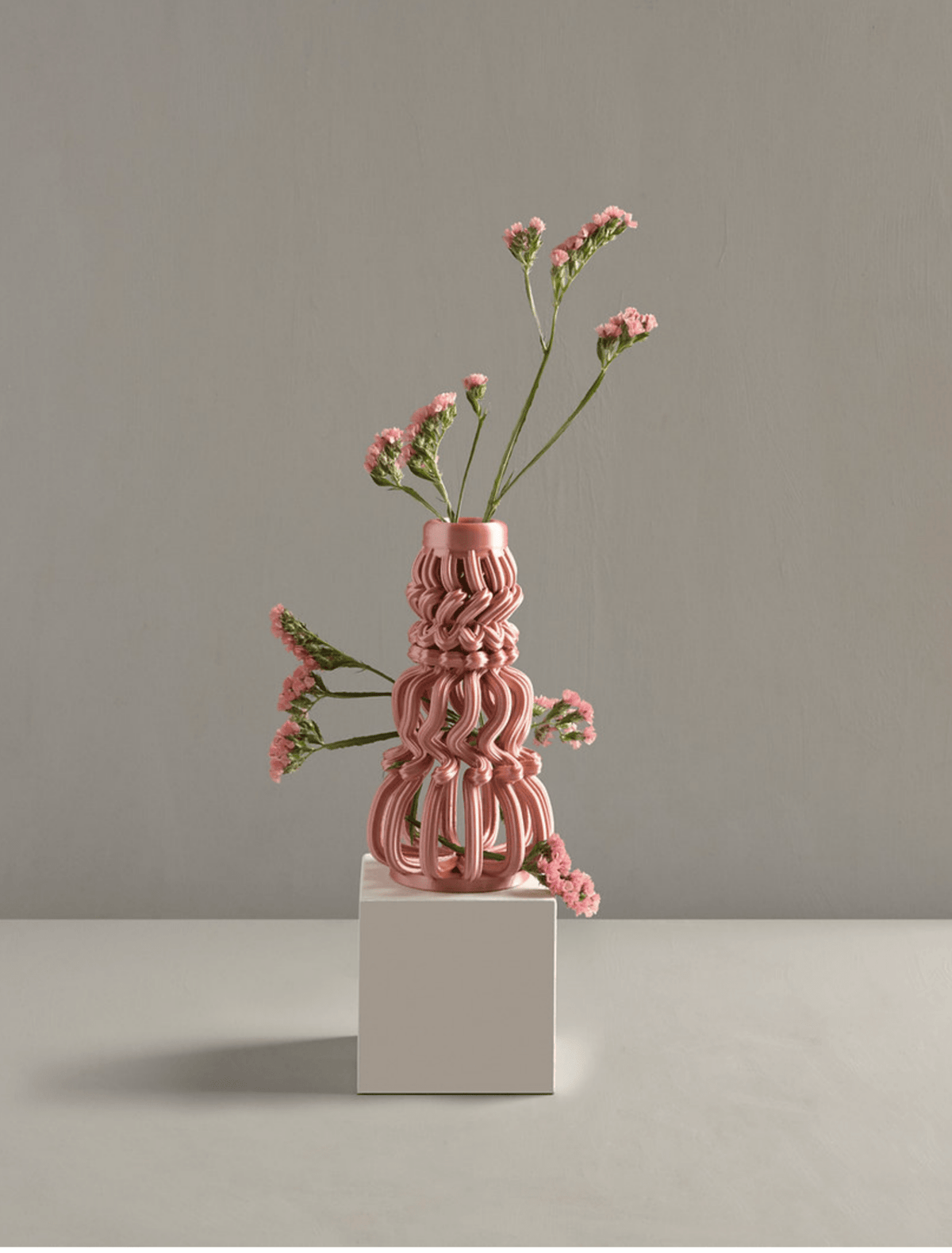 Frosting Loop Candle Holder