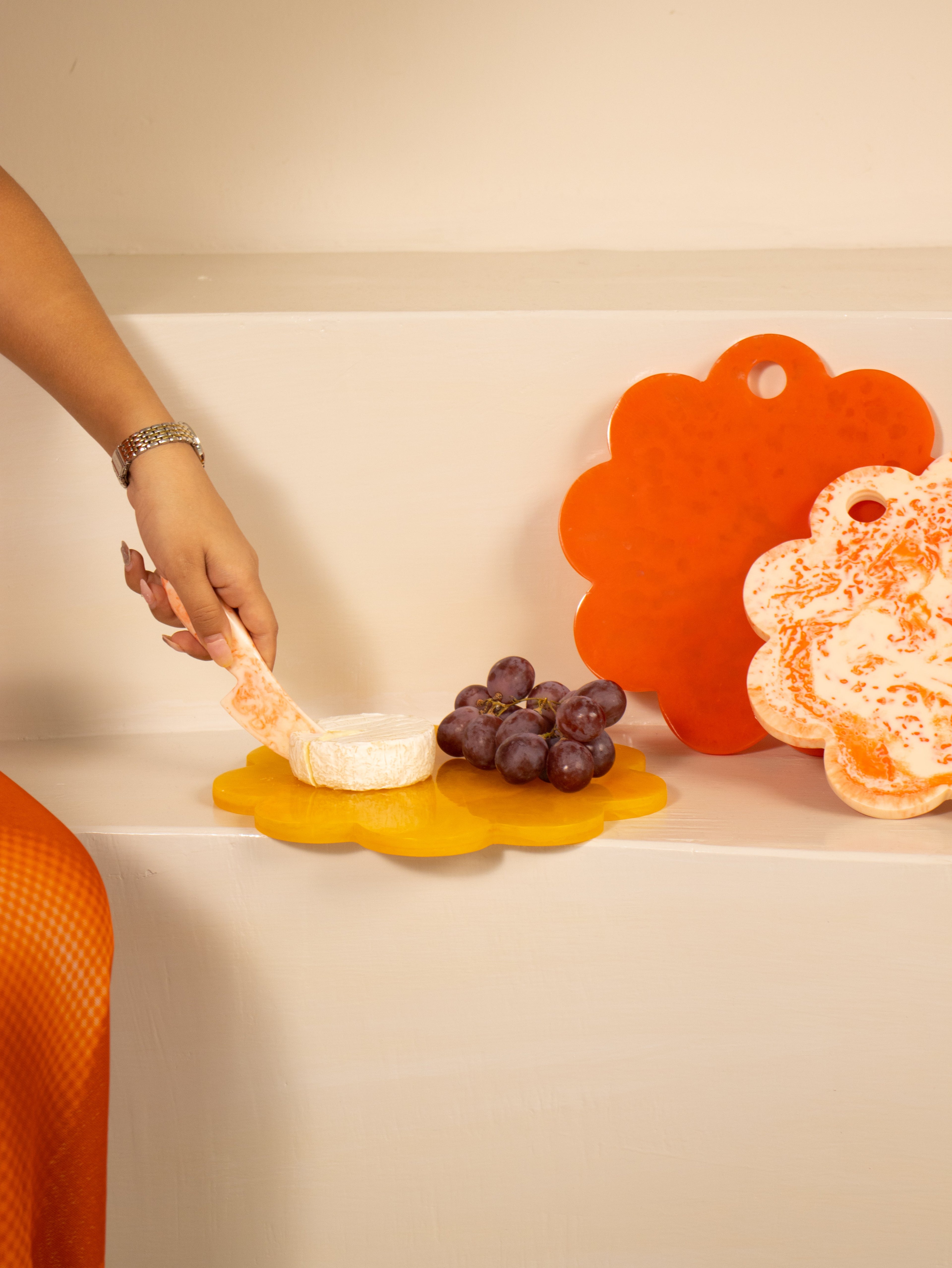 Scallop Resin Cheese Charcuterie Board | Mustard board Casa Amarosa