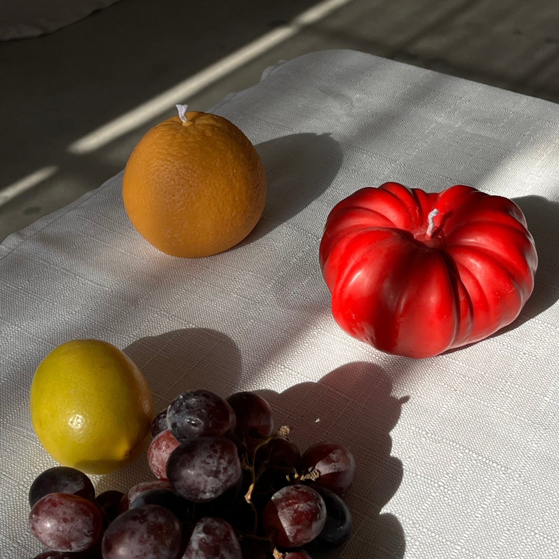 Jumbo Heirloom Tomato Candle | Red Soy Wax Farmers Markets Scandles