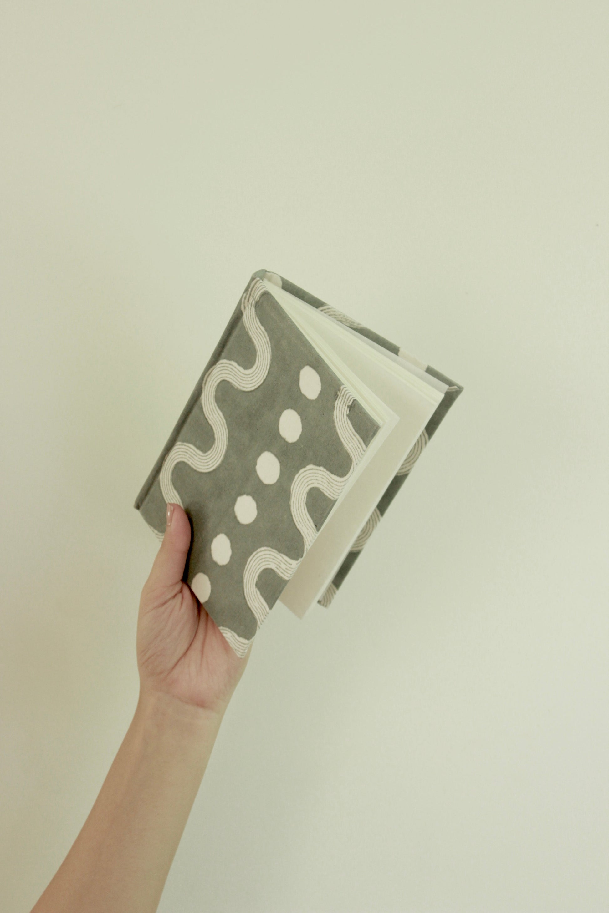 Handcrafted Diary Journal Notebook | Grey and White Notebook Casa Amarosa