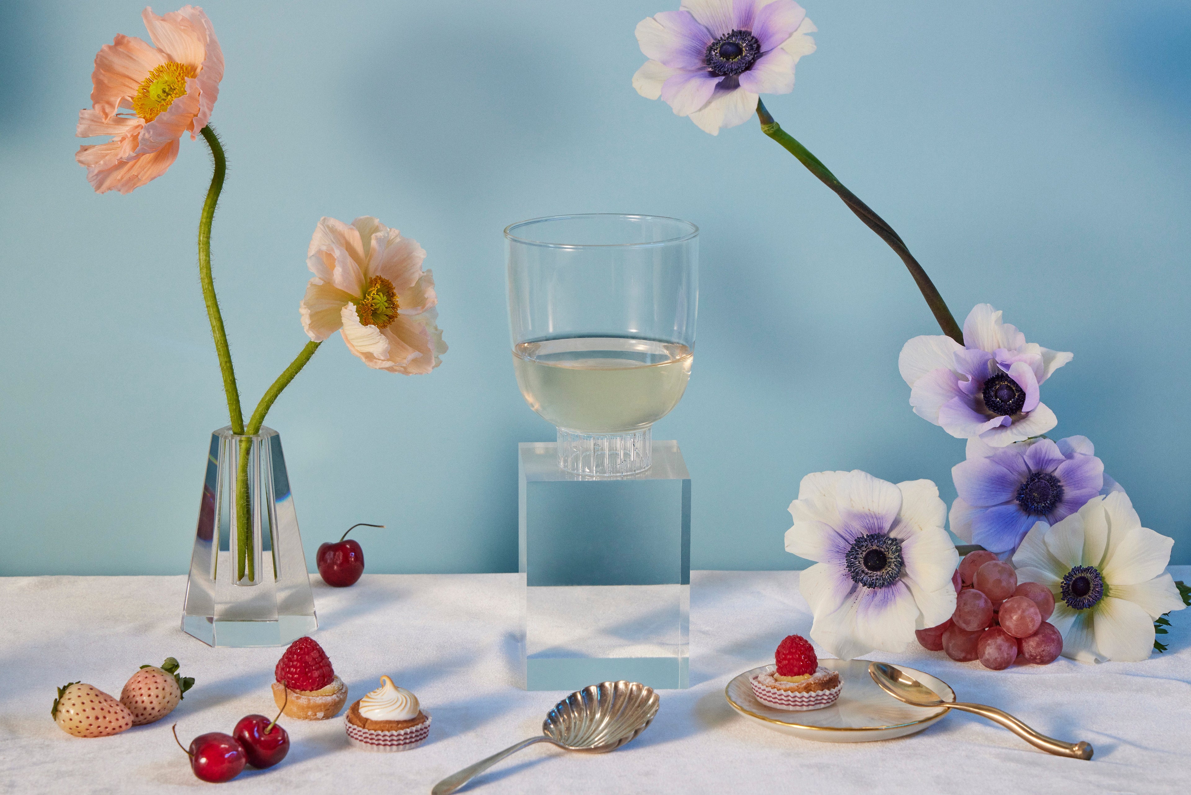 Curved Goblet Cocktail Glasses