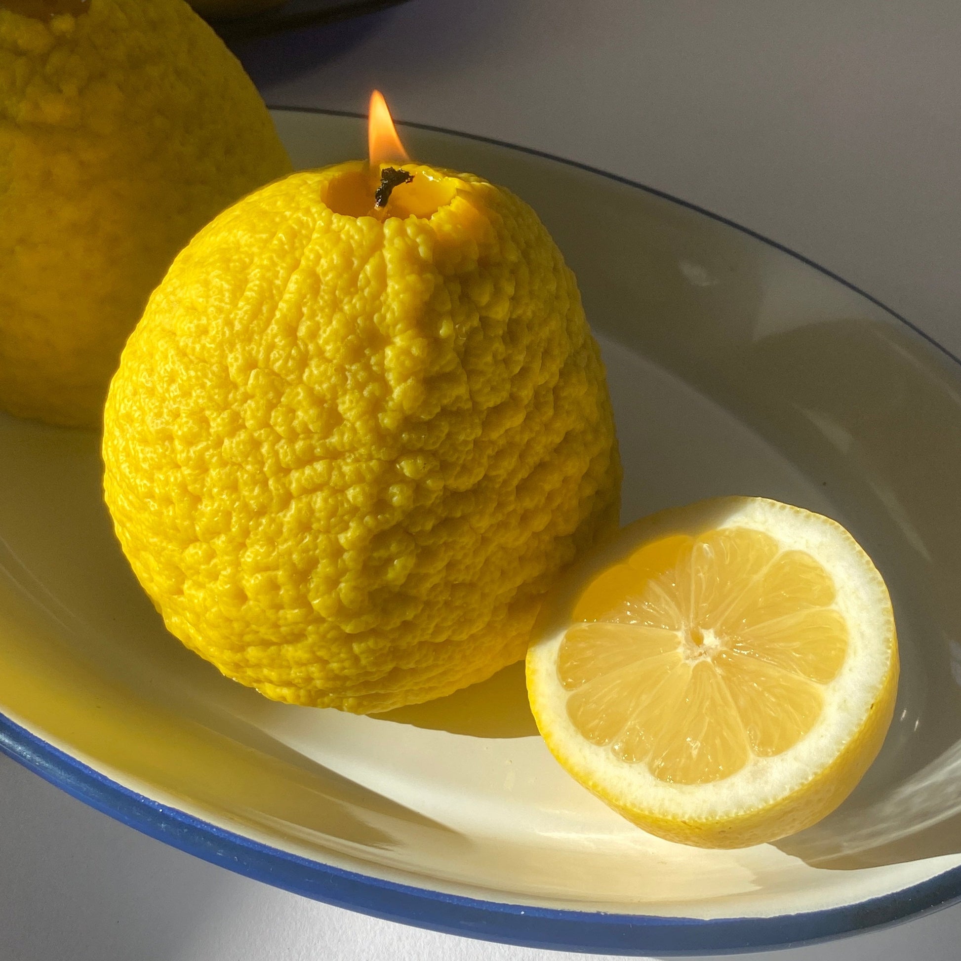 Large Ponderosa Lemon Candle | Hand-Poured Soy Wax Farmers Markets Scandles