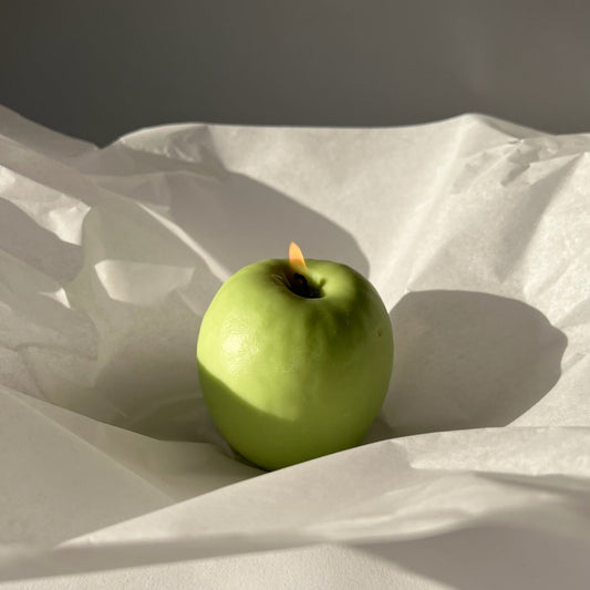 Apple Candle | Hand-Poured Soy Wax Farmers Markets Scandles