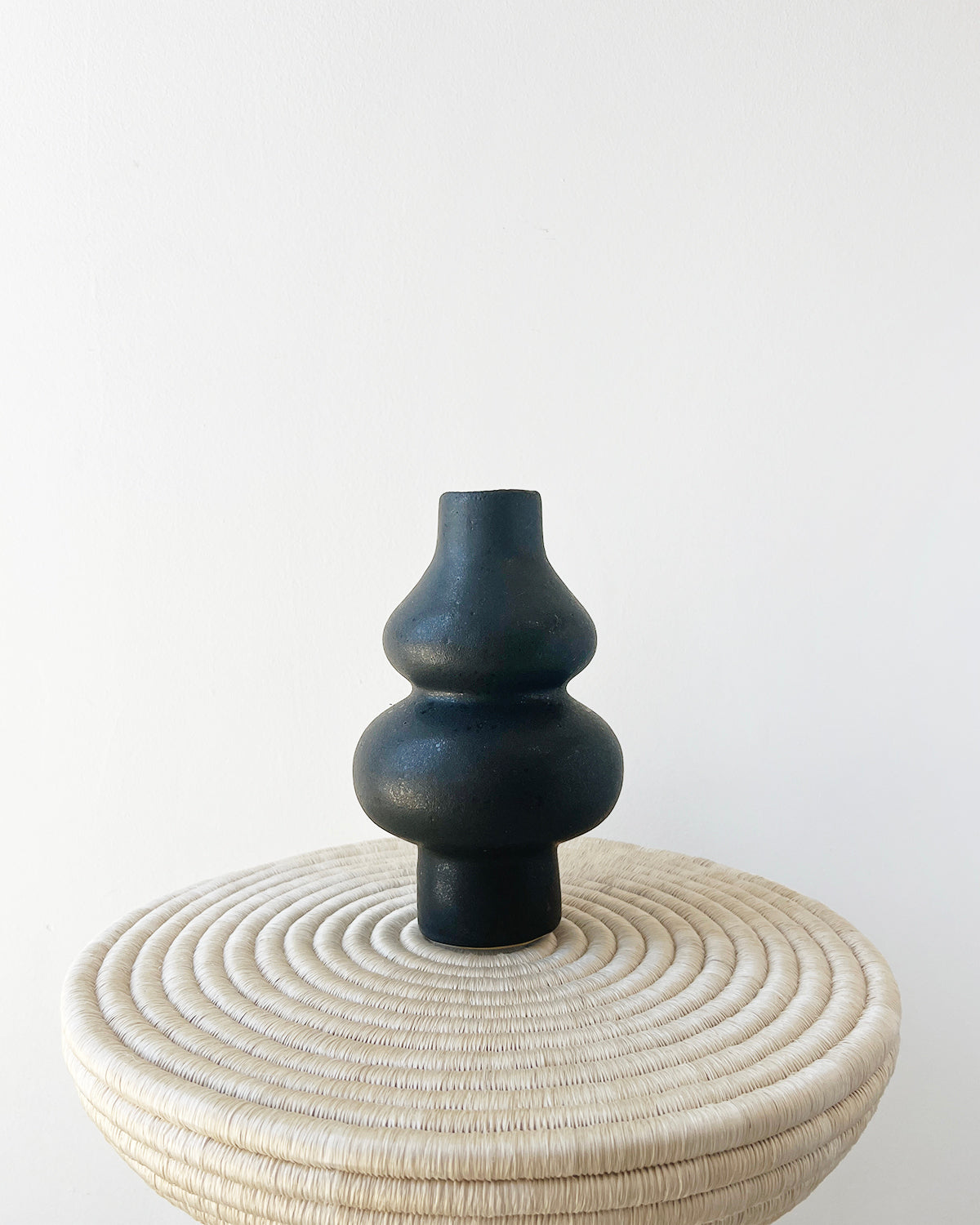Femme I Clay Vase | Black Vases atacama home