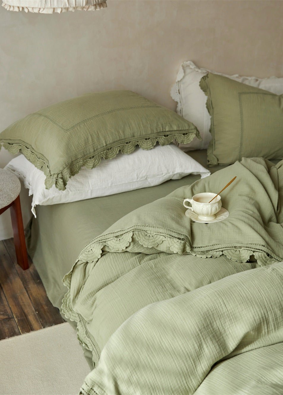 Isadora Lace Ruffle Double Gauze Bedding Set / Brown