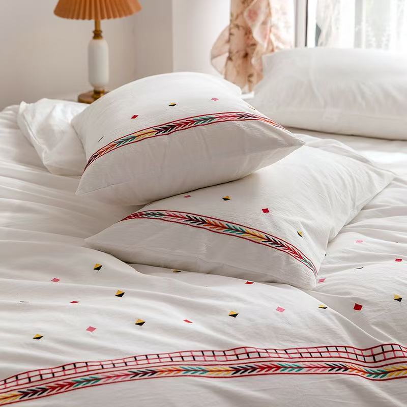 Isla White Floral Embroidered Bedding Set / Sunflower