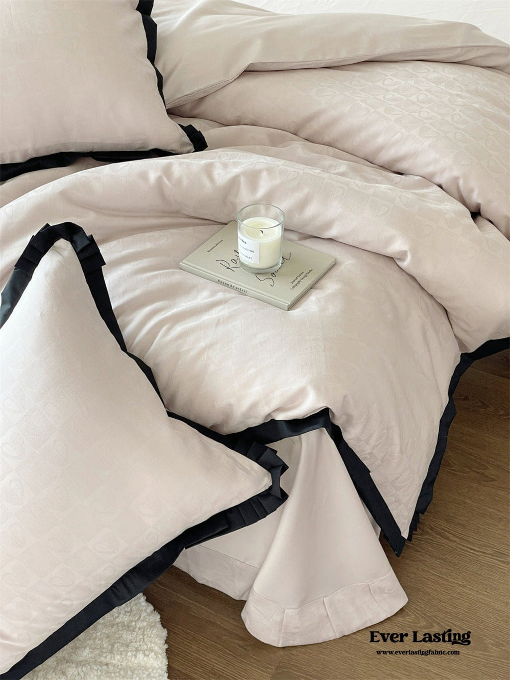 Silky Luxury Heart Textured Bedding Set / Beige