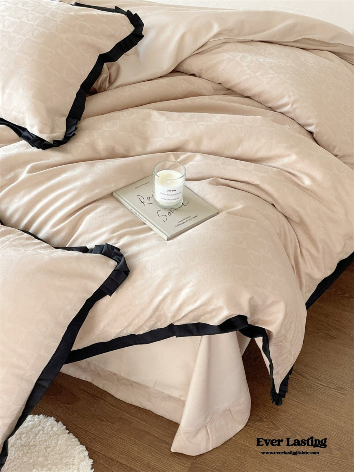 Silky Luxury Heart Textured Bedding Set / Cream