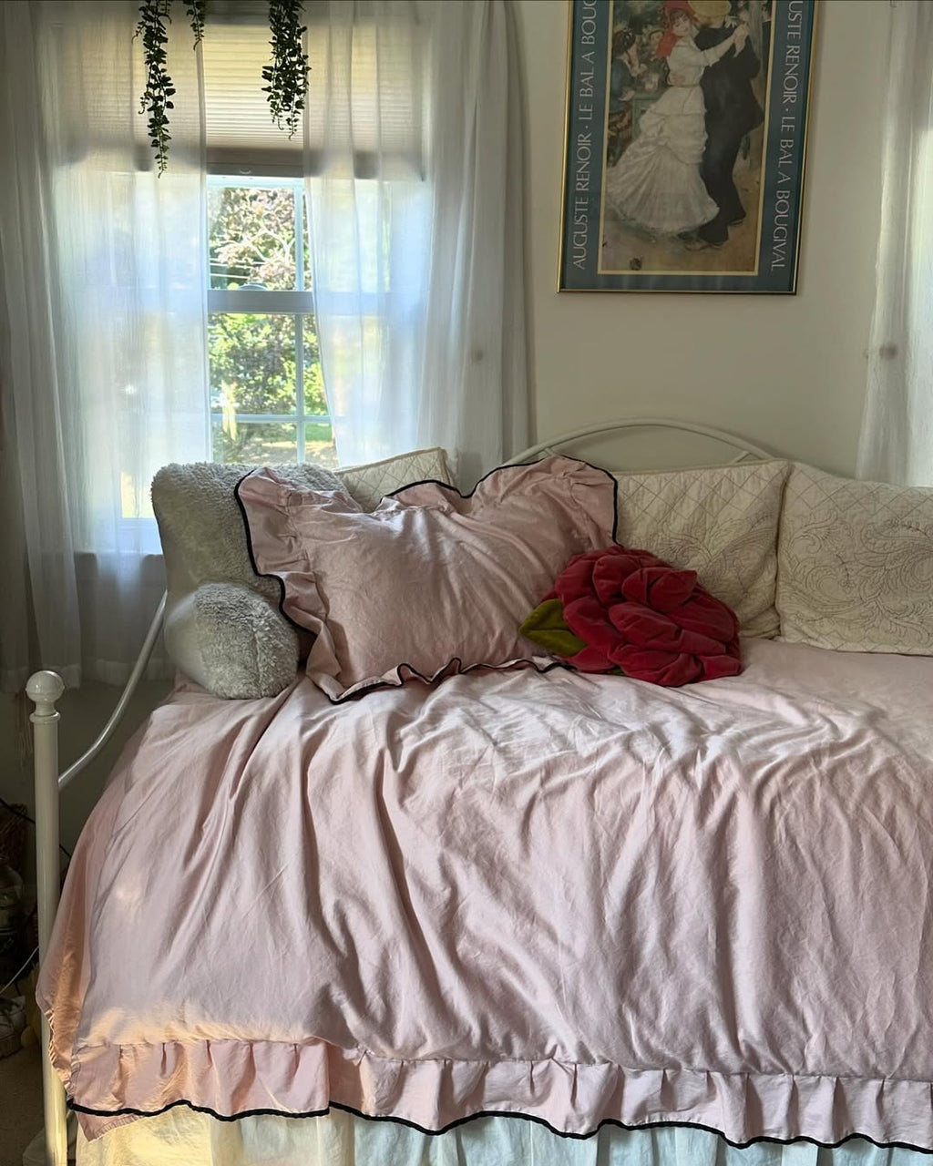 Silky Ruffle Pillowcases