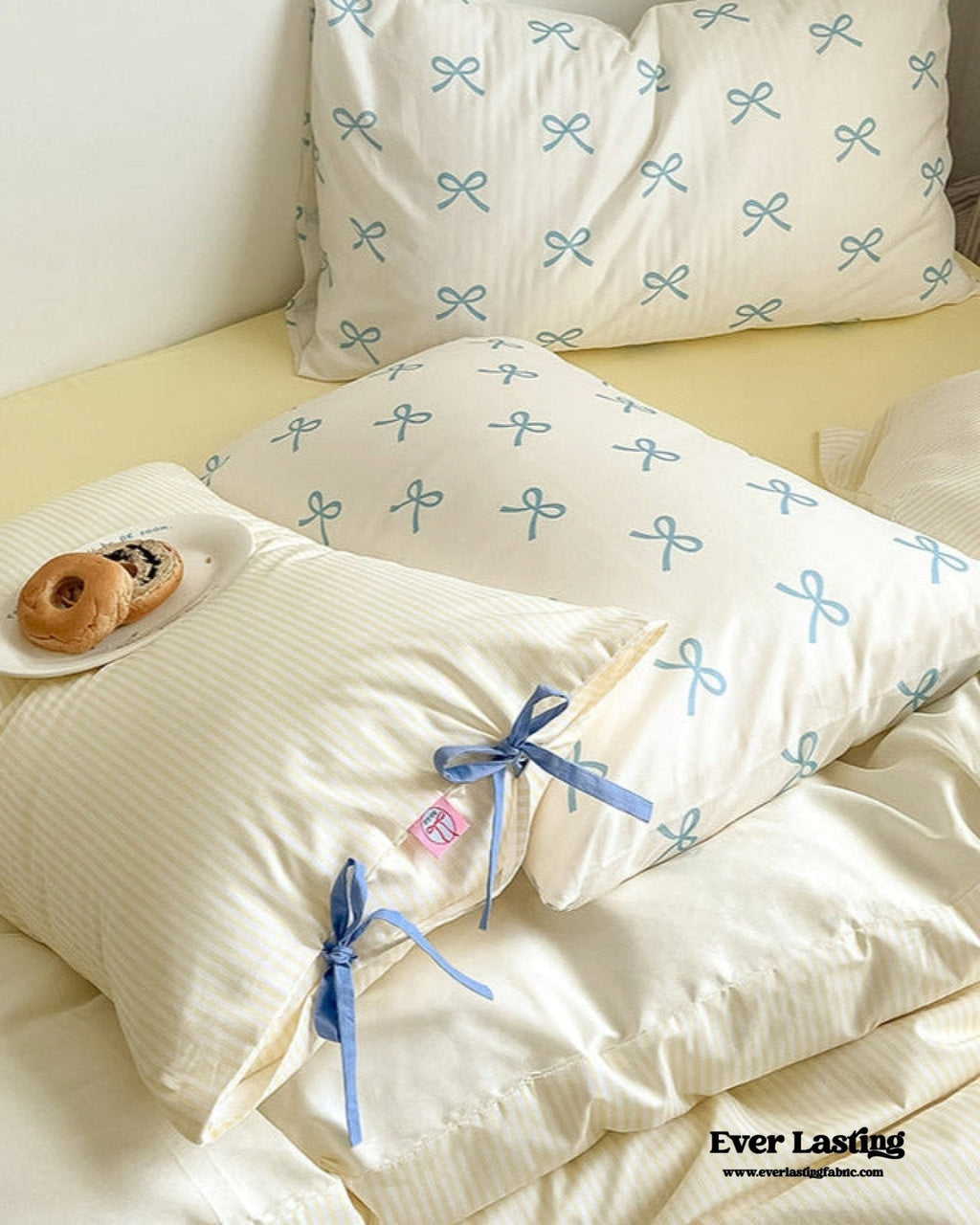 Sweet Bow Striped Bedding Set