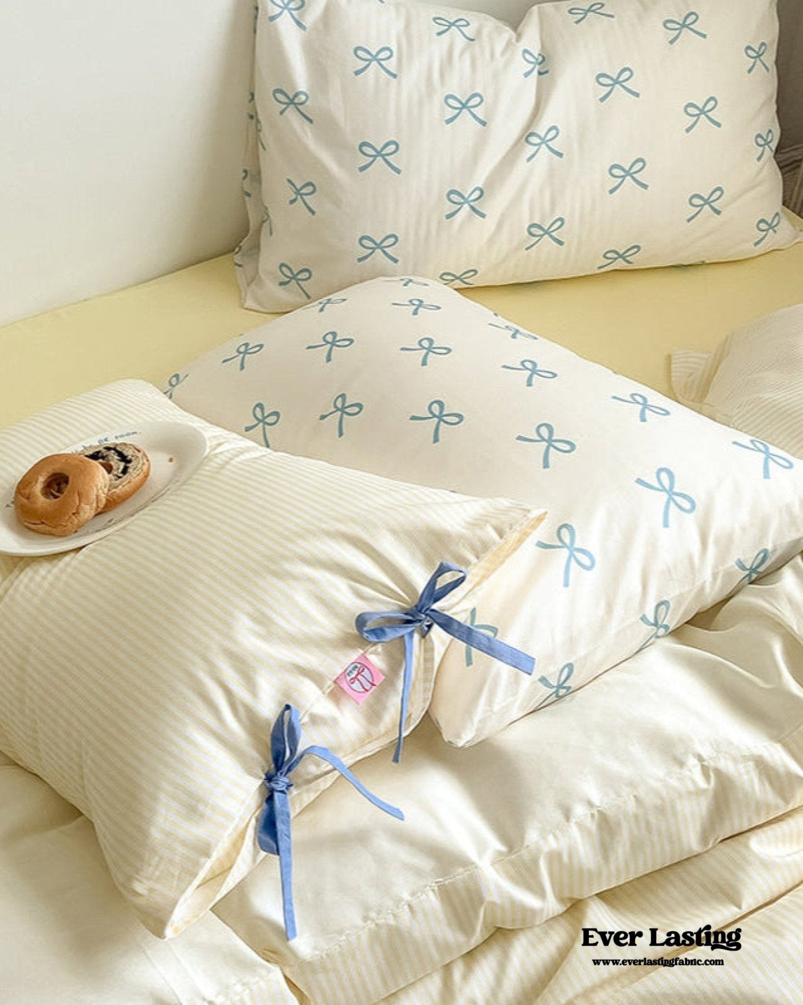 Sweet Bow Striped Bedding Set