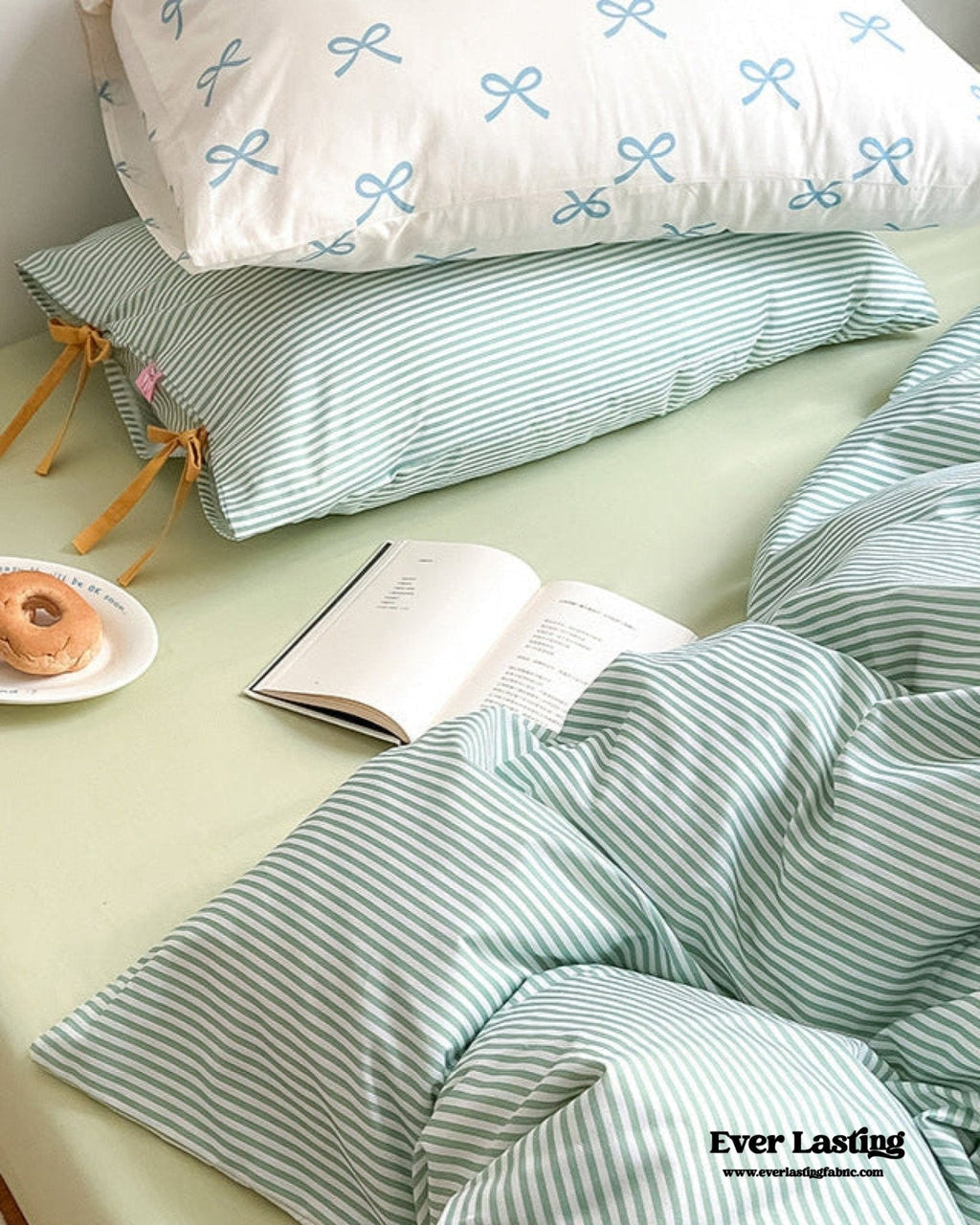 Sweet Bow Striped Bedding Set