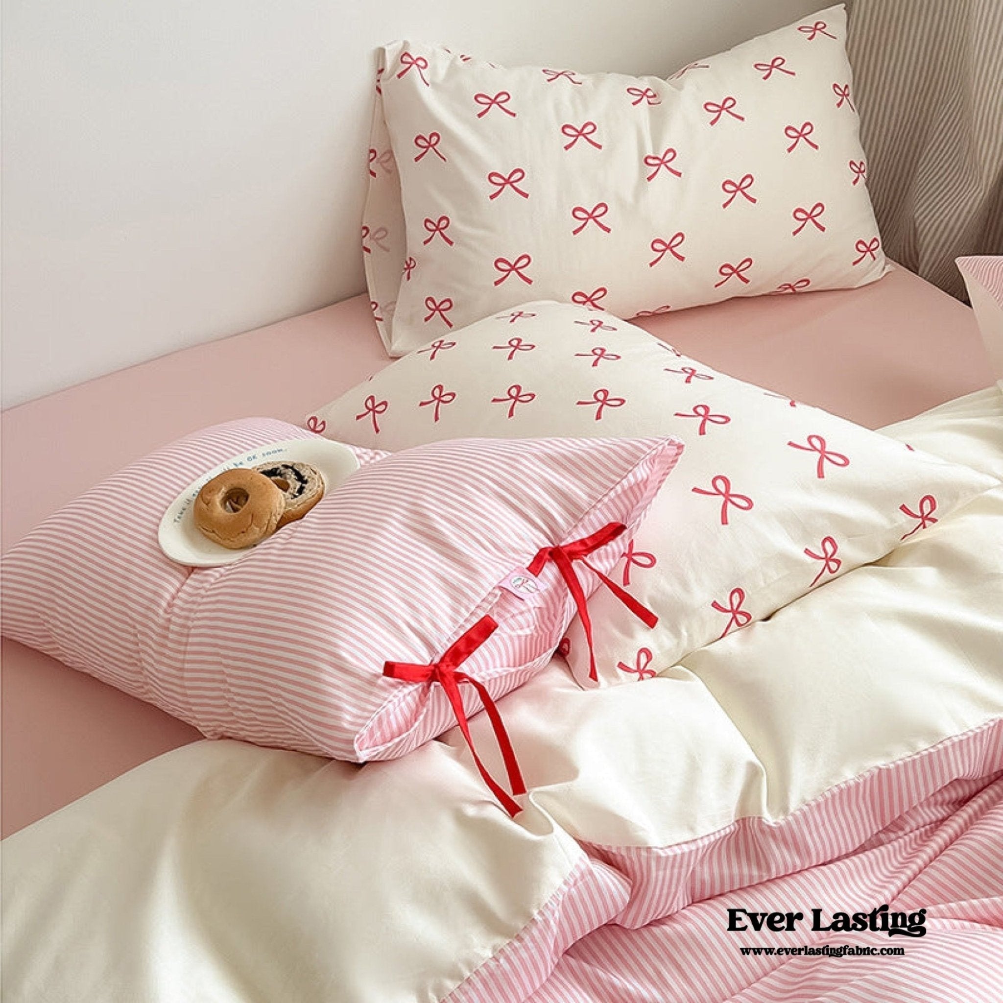 Sweet Bow Striped Bedding Set