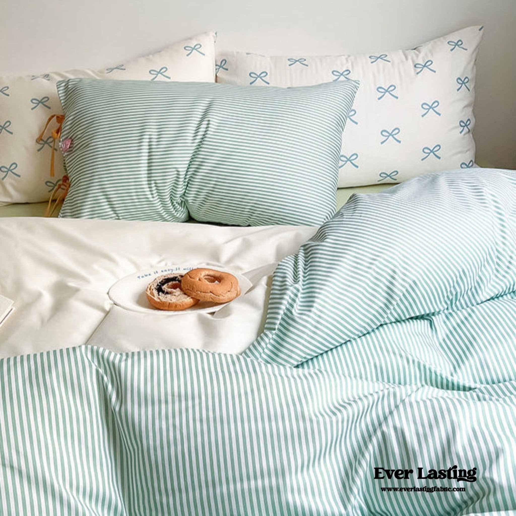 Sweet Bow Striped Bedding Set