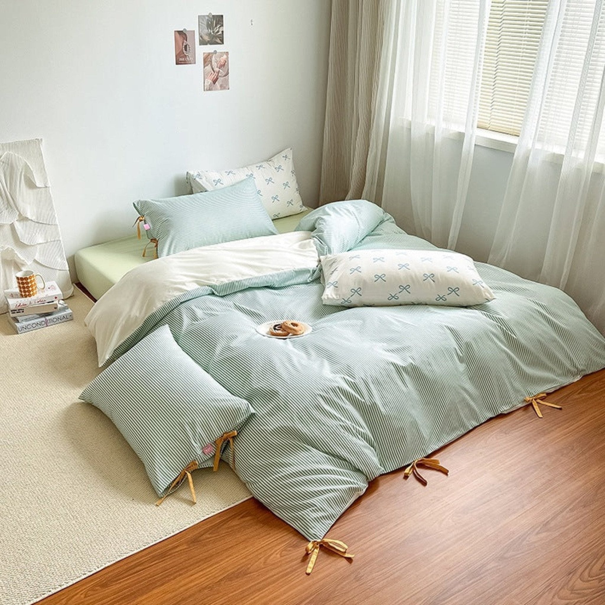 Sweet Bow Striped Bedding Set