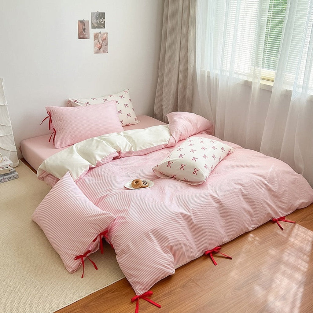 Sweet Bow Striped Bedding Set